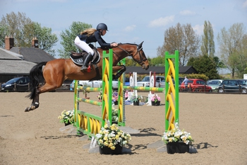 Emma Crawford is Crowned Winner of Squibb Group Pony Foxhunter Second Round at Weston Lawns Equitation Centre